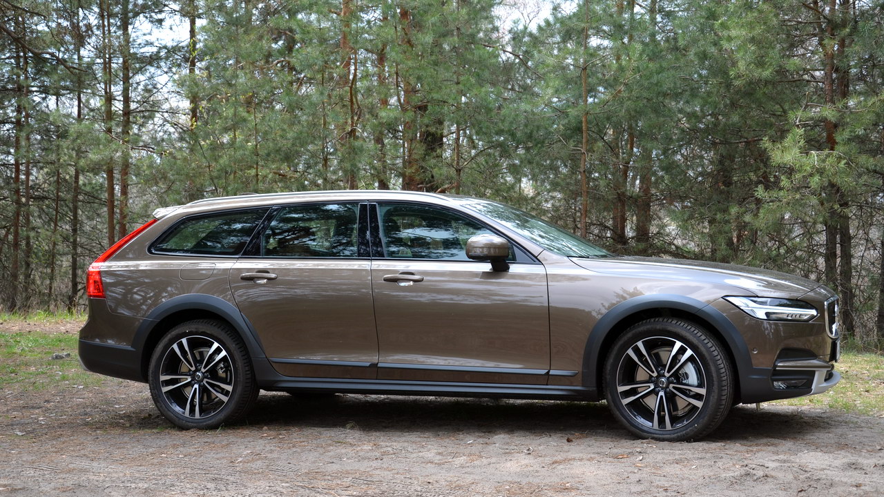 Volvo-V90-Cross-Country-3.jpg