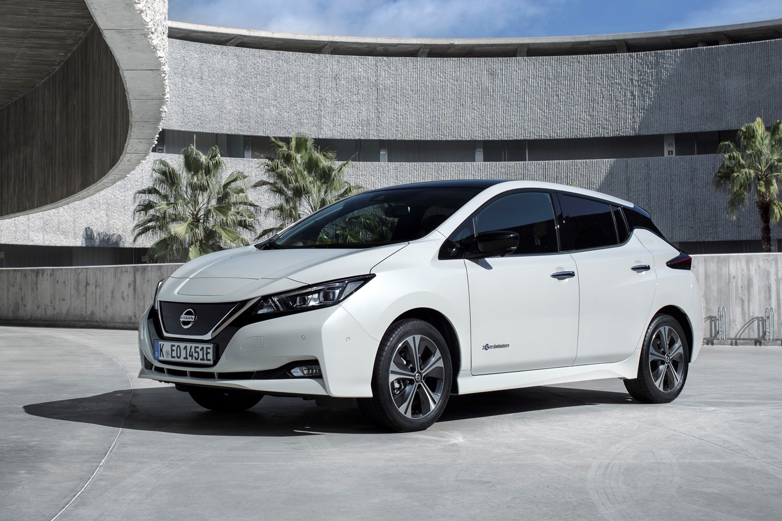 nissan-leaf-871.jpg