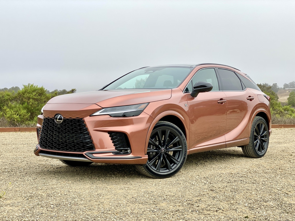 2023-lexus-rx_100854342_l.jpg