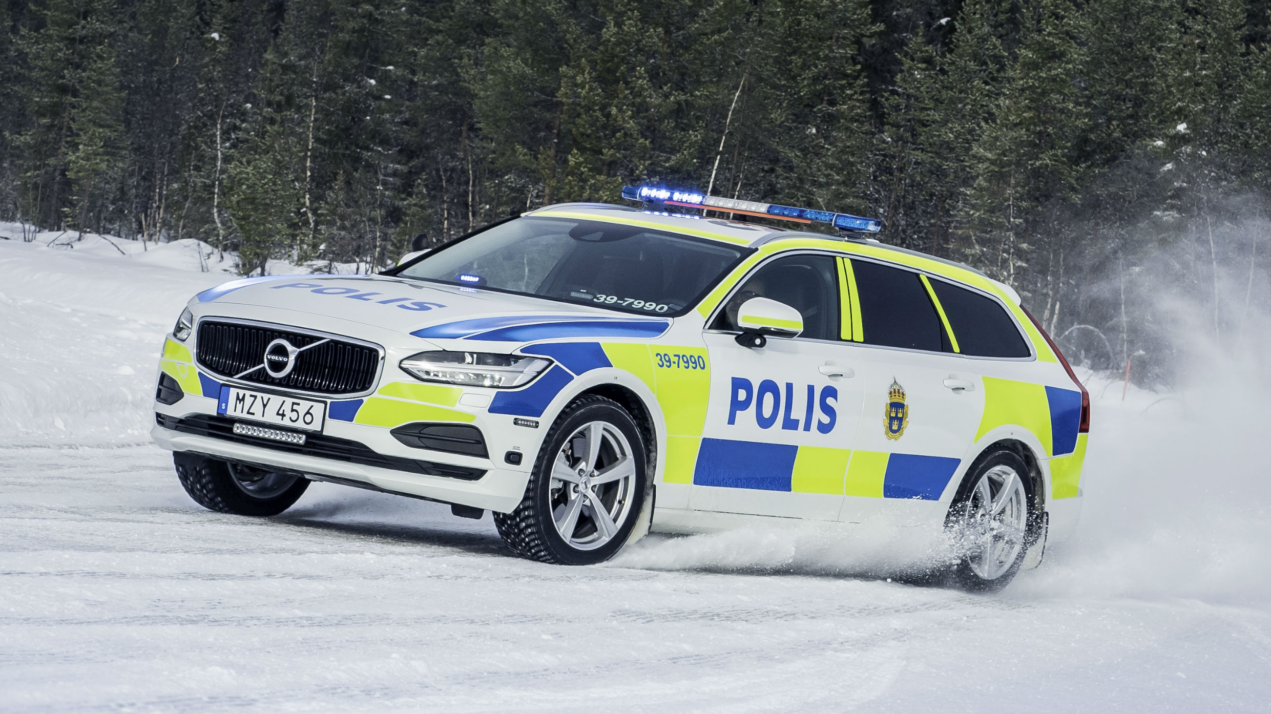 02_volvo_police.jpg