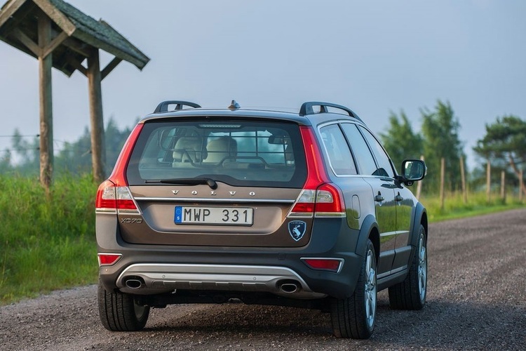 foto-volvo-xc70_17.jpg