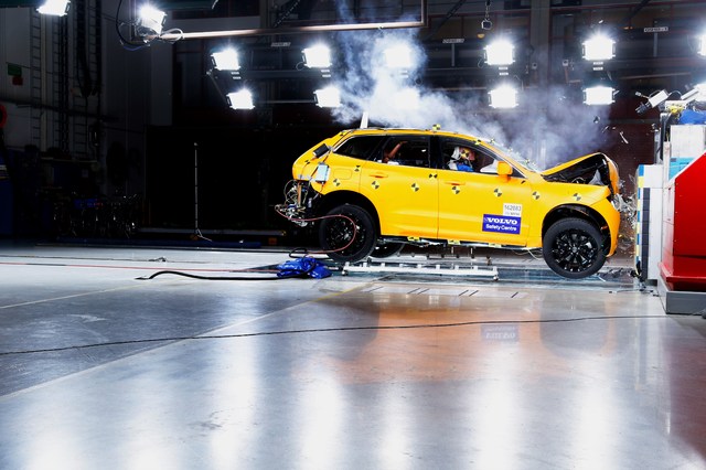 205039_The_new_Volvo_XC60_Crash_tests.jpg