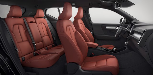 213040_New_Volvo_XC40_interior.jpg