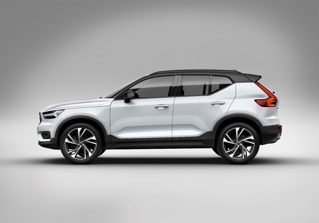 213062_New_Volvo_XC40_exterior.jpg