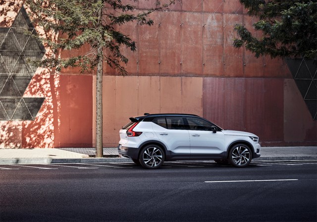 213090_New_Volvo_XC40_exterior.jpg