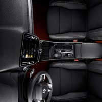 213052_New_Volvo_XC40_interior.jpg