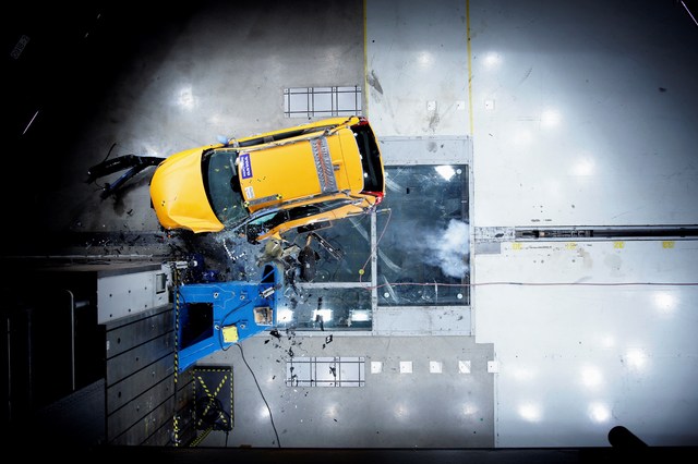 205041_The_new_Volvo_XC60_Crash_tests.jpg