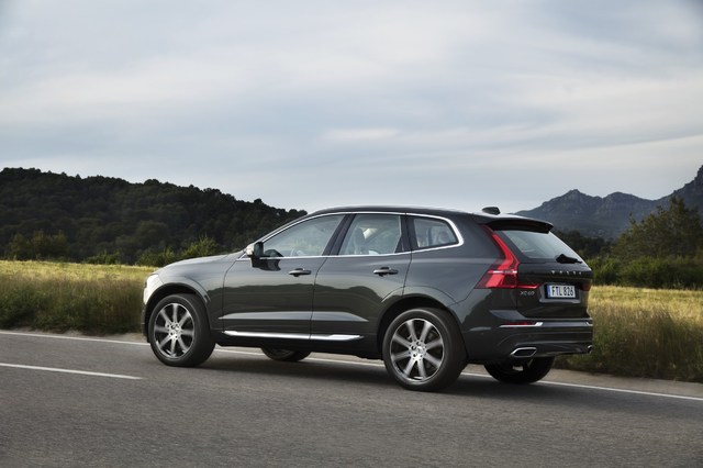 208148_The_new_Volvo_XC60_D5.jpg