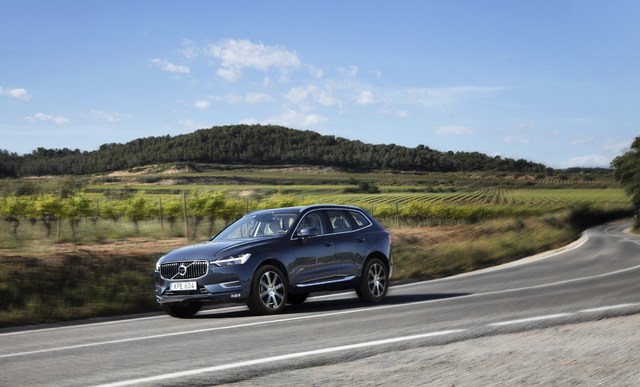 208153_The_new_Volvo_XC60_T6.jpg