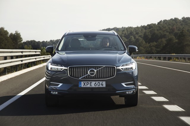 208158_The_new_Volvo_XC60_T6.jpg