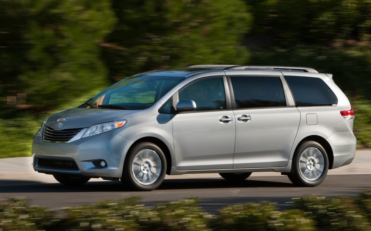 Toyota-Sienna-2014-1.thumb.jpg.3a24e9a86da42f7f2b81c96adb630792.jpg