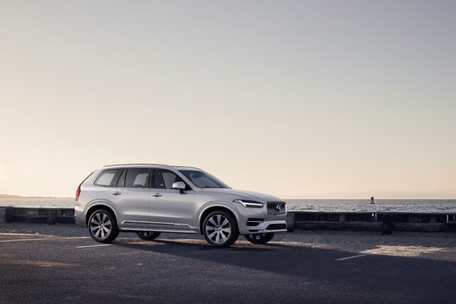 248340_Refreshed_Volvo_XC90_Inscription_T8_Twin_Engine_in_Birch_Light_Metallic.jpg