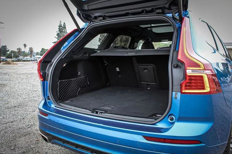 XC60 trunk hook.JPG